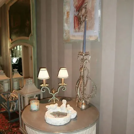 La Maison D'euphrasie D'hotes Bed & Breakfast *