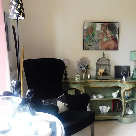 La Maison D'euphrasie D'hotes Bed & Breakfast *